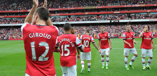 爱德华兹全场0失误！芬奇：把球扔向篮筐，那就不会失误了（爱德华兹整场零失误！芬奇打趣：把球往篮筐一扔，就没有失误了）