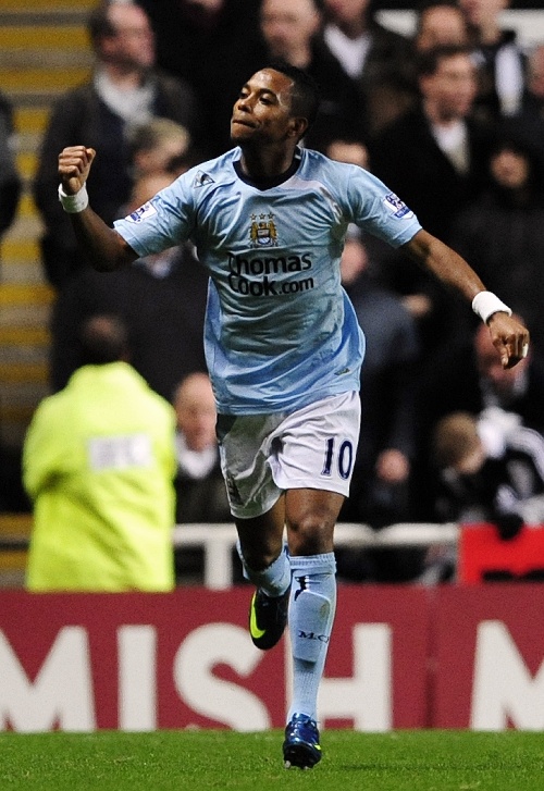 意媒：多队盯国米17岁中卫布雷达，国米看好球员天赋无意放人（意媒：多队追逐国米17岁中卫布雷达，国米看重其天赋暂不放人）