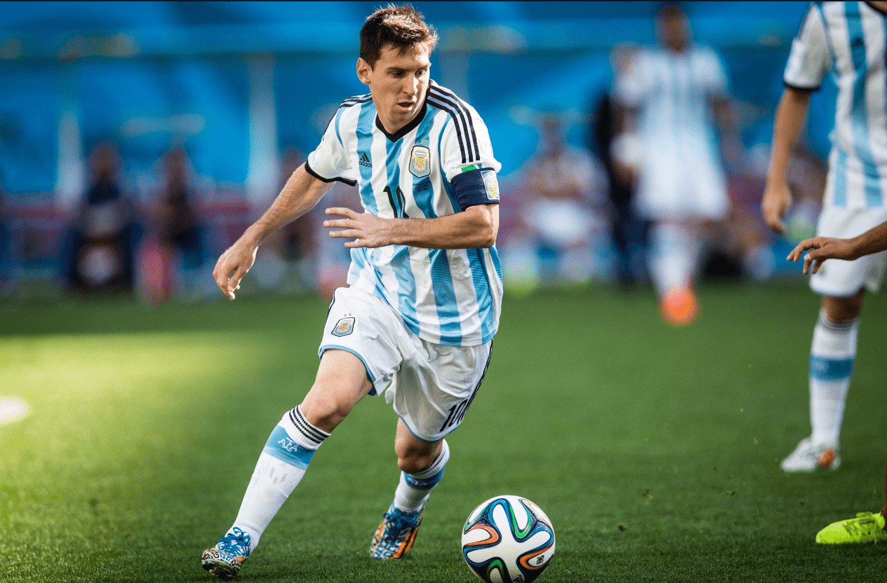 德天空：拜仁将里德视为莱默尔的替补，估价2500-3500万欧（德天空：拜仁把里德视作莱默尔的替身，身价约2500万至3500万欧）