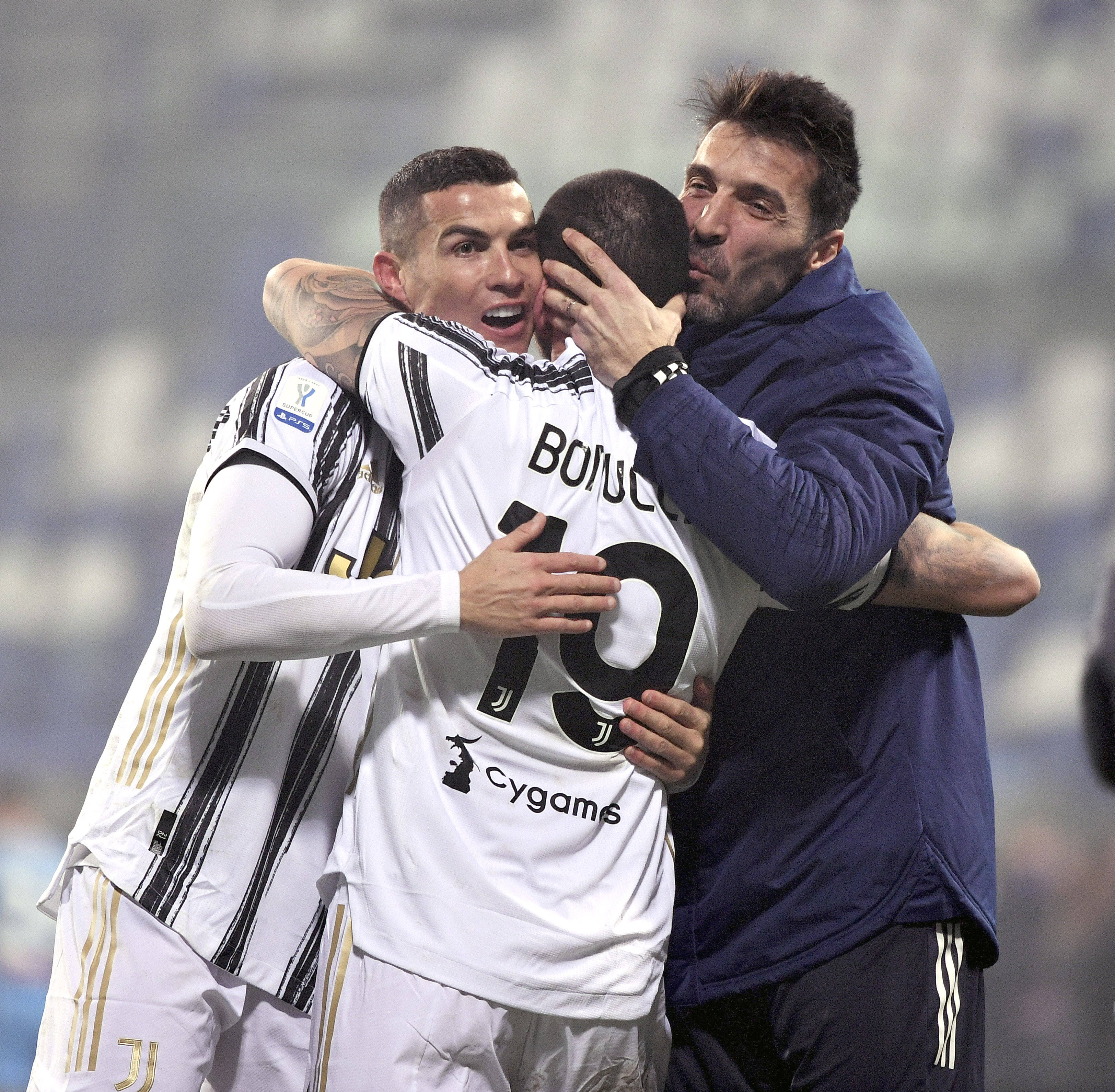 辽宁男篮王哲林末节关键表现出色（辽宁男篮王哲林末节关键时刻闪耀）