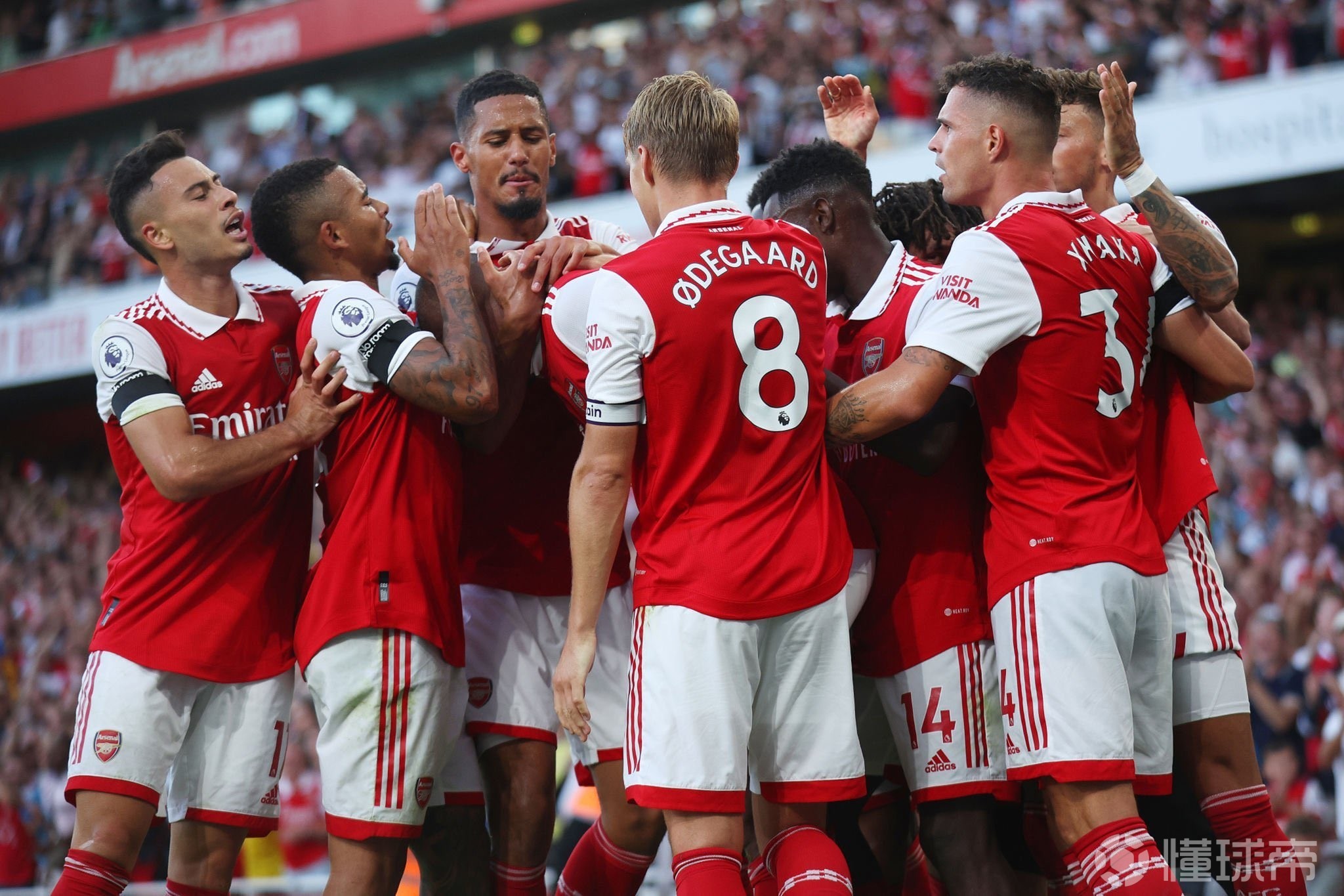 贝恩谈拿球砸阿努诺比：当时认为是合理动作，没恶意犯规意思（贝恩谈掷球击中阿努诺比：称当时判断为合理动作，并非恶意犯规）