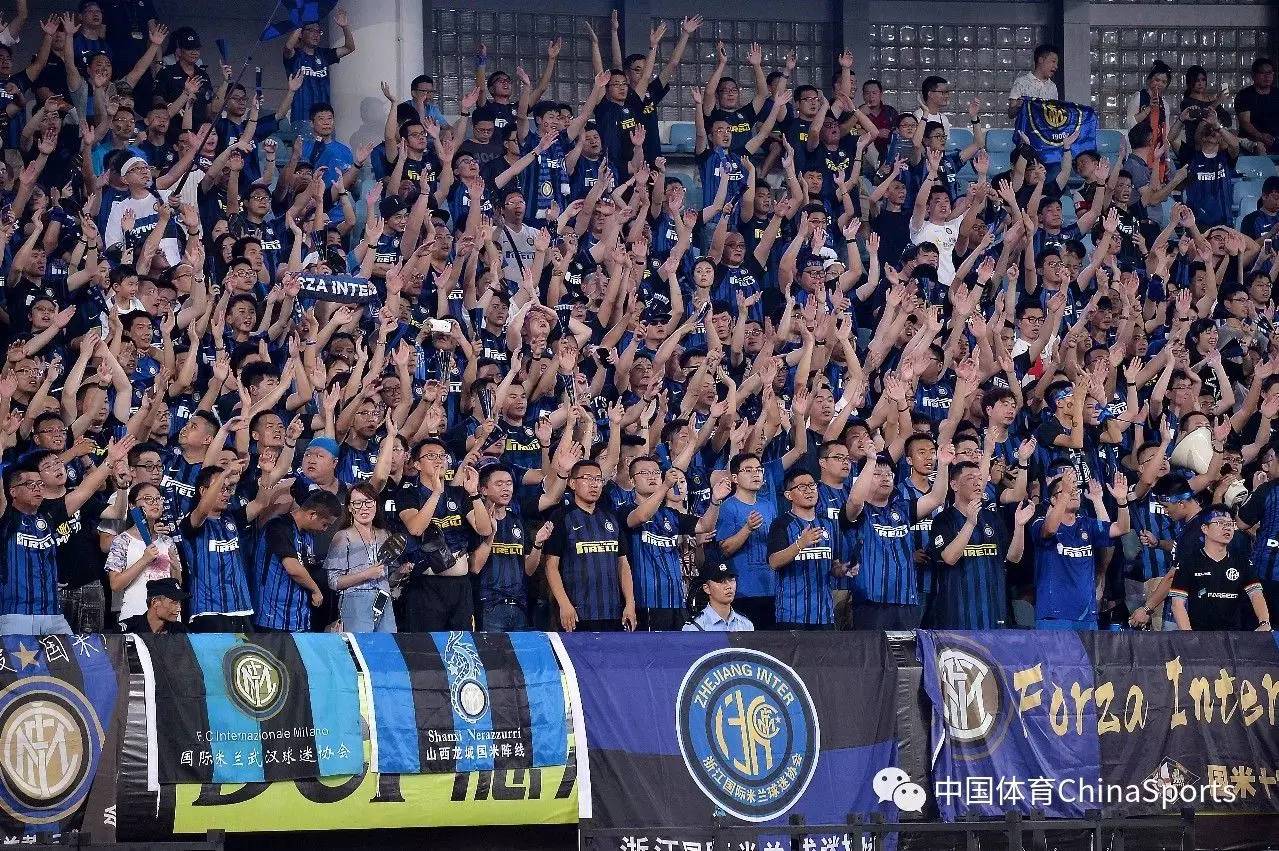 魔术四战全胜晋级NBA杯8强，尼克斯力压热火小组第一晋级（魔术四连胜挺进NBA杯八强，尼克斯压过热火以小组头名出线）