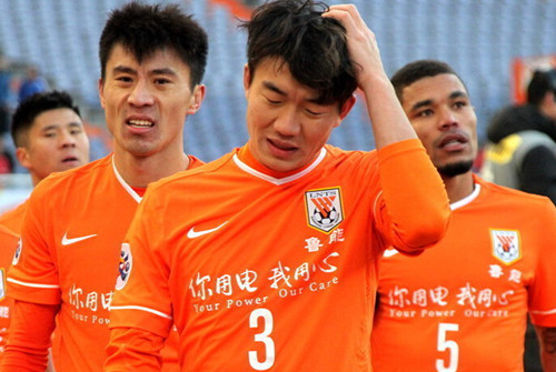 斯洛特：欧冠排除萨拉赫是俱乐部决定，没有理由不希望他留下（斯洛特：萨拉赫无缘欧冠为俱乐部决定，我当然希望他留下）